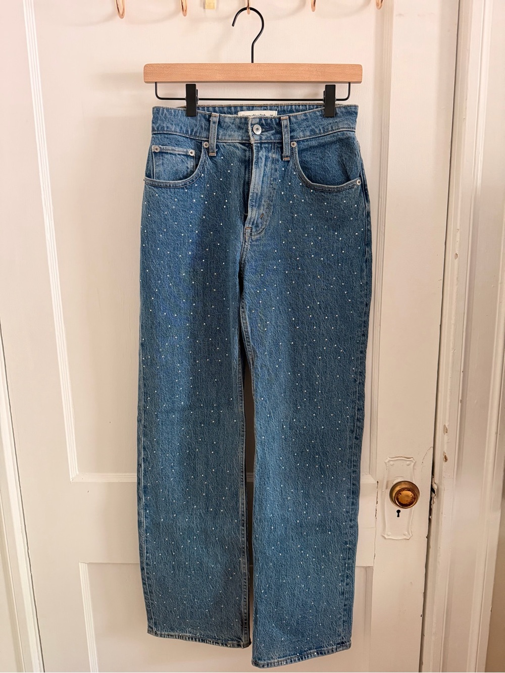Abercrombie Embellished 90s High Waist Relaxed Jeans (SOLD OUT ONLINE)